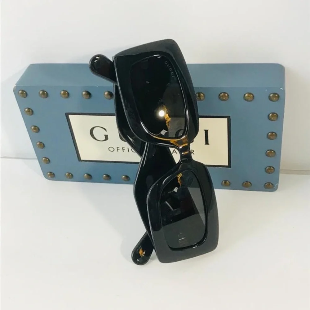 💯 - New Authentic Gucci Black Gray Gg0811s 001 Logo Rectangle Unisex Sunglas…